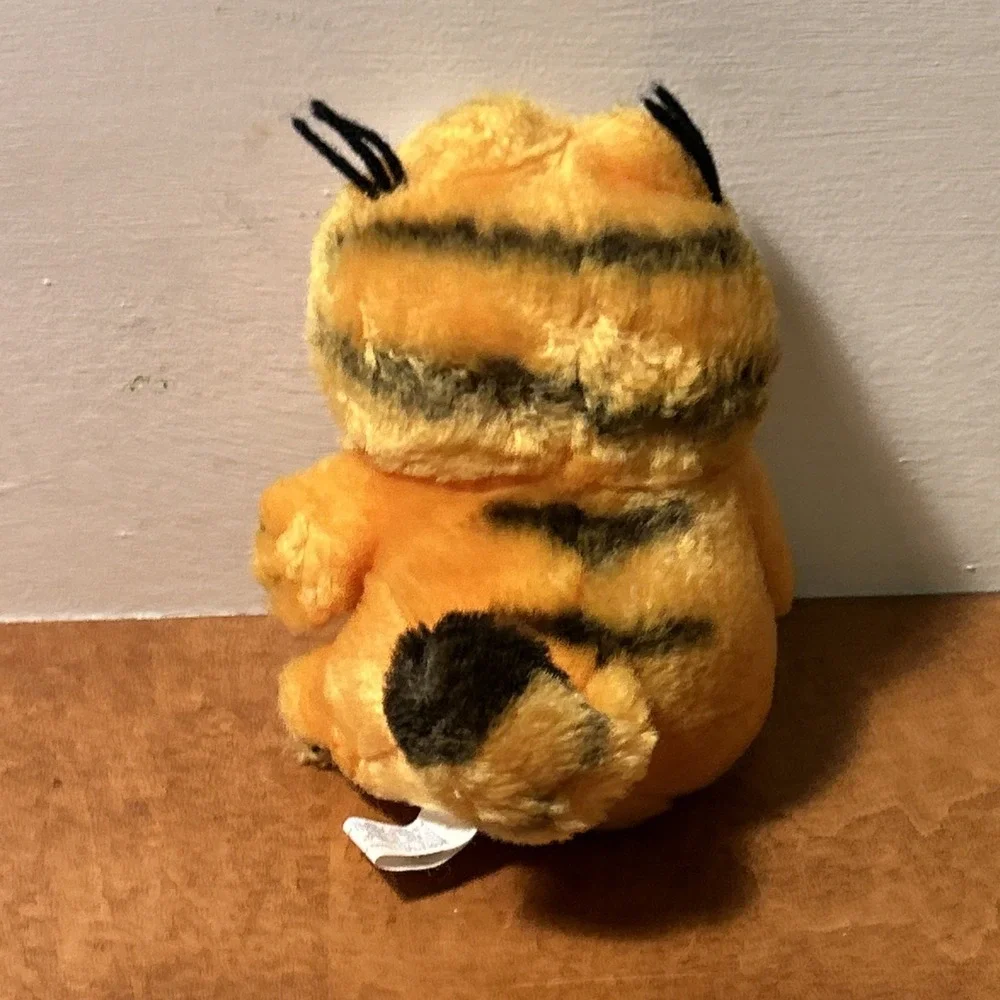 Wide Eyed Plush Garfield Stuffed Animal 1981 5.5